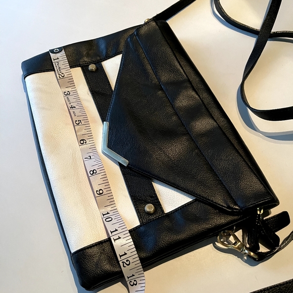 Genuine leather imported heavy quality luxurious bag - Picture 9 of 16